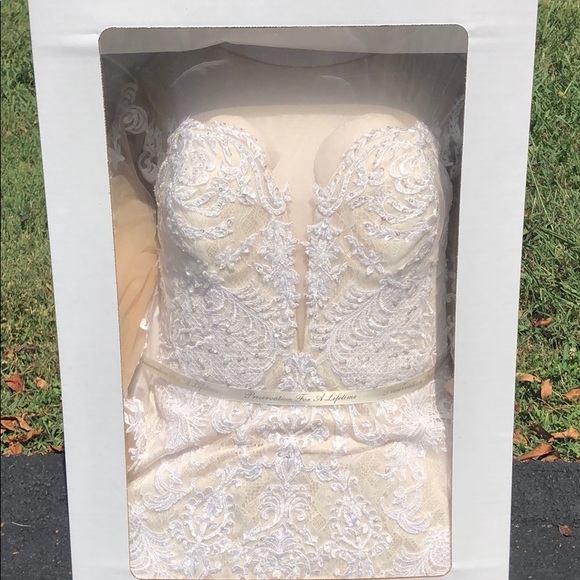 USED Long Sleeve Galina Signature Wedding Dress - Picture 10 of 13